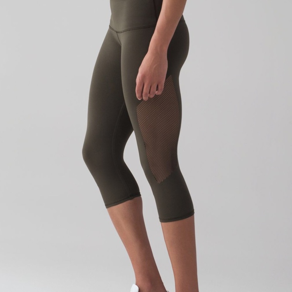 Lululemon Reveal Crop (15”)